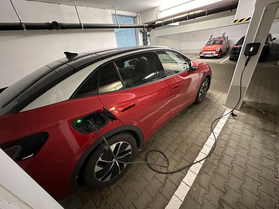 Großer TG Stellplatz mit E-Auto Ladestation in Löbtau in Dresden