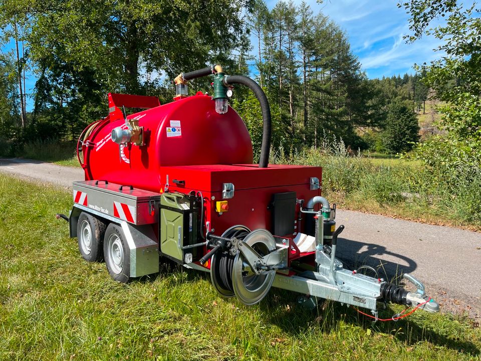 Vakuumsauganhänger Saugfass Vakuumfass Bentonitfass Güllefass in Kirchhundem