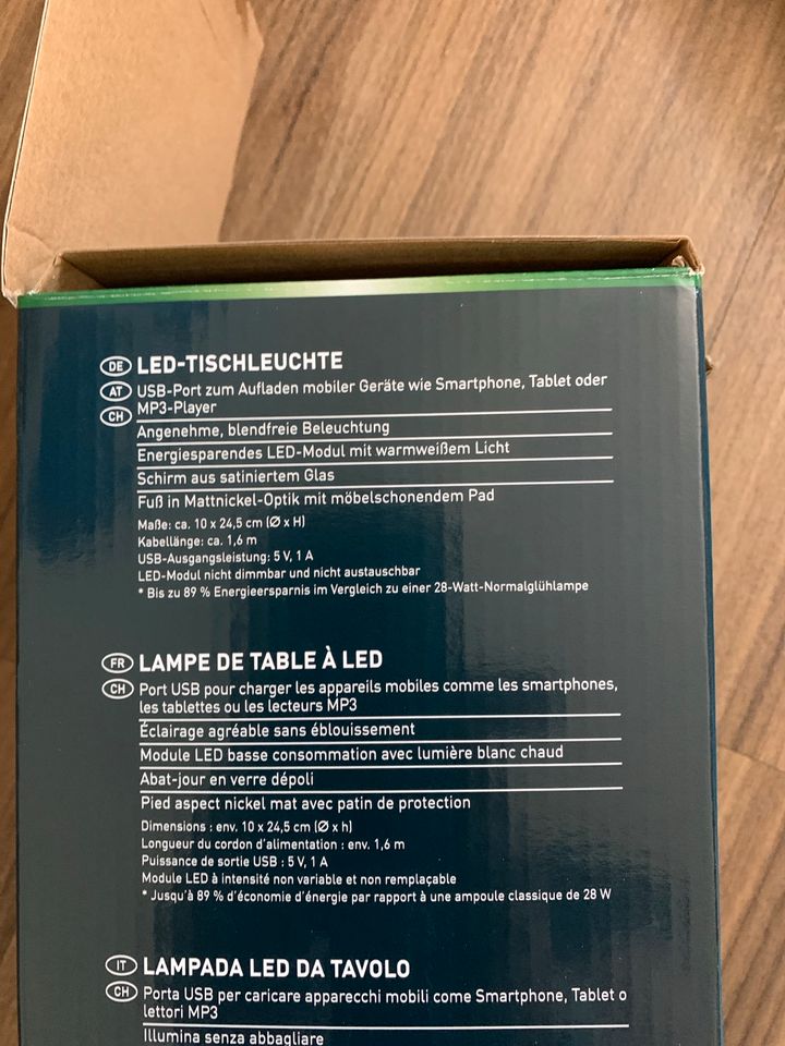 LED Lampe mit USB Anschluss , LED Tischleuchte in Emsbüren