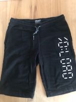 Jungen Sweat Shorts, 170, schwarz mit Aufdruck Wandsbek - Hamburg Volksdorf Vorschau