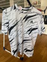 Adidas Shirt 164 schwarz- weiß Frankfurt am Main - Nordend Vorschau