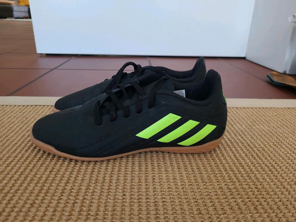 Fußballschuhe Hallenschuhe Adidas neuwertig in Achim