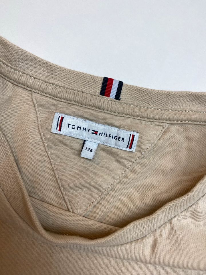 Tommy Hilfiger Tshirt, Beige Gr.176 in Berlin