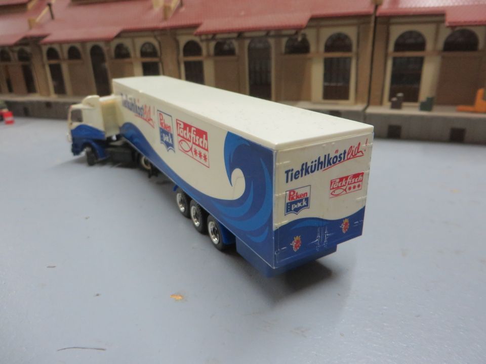 PACKFISCH   HO MODELL SCANIA Sattelzug 9 € Herpa HO Modell in Essen