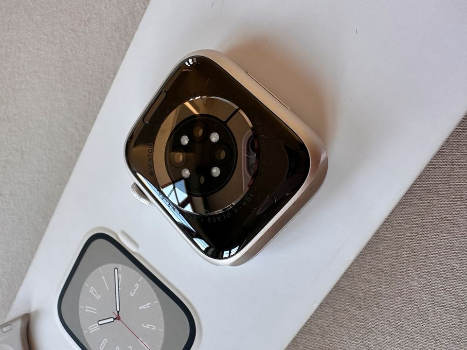 Apple Watch Series 8 Starlight Aluminium Case in Dießen