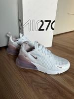 Nike Air Max 270 Sneaker Gr. 36,5 Schuhe NEU weiß-lila Thüringen - Saalfeld (Saale) Vorschau