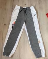 Neue Nike Sporthose Gr. M Jogginghose weiß grau Damen Bayern - Waldkraiburg Vorschau