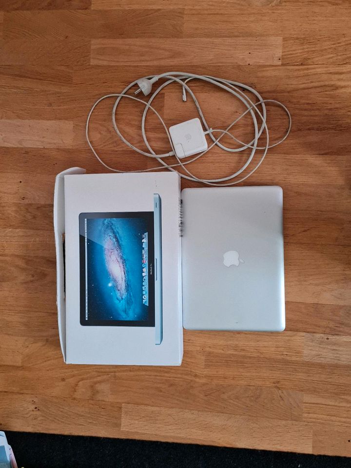 MacBook Pro Latein 2011 / 13 Zoll / 500gb SSD / i5 / 16gb RAM OVP in Leipzig