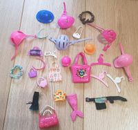 Barbie über 100 Teile Möbel Accessoires Tier Küche Deko Bayern - Röttenbach Vorschau