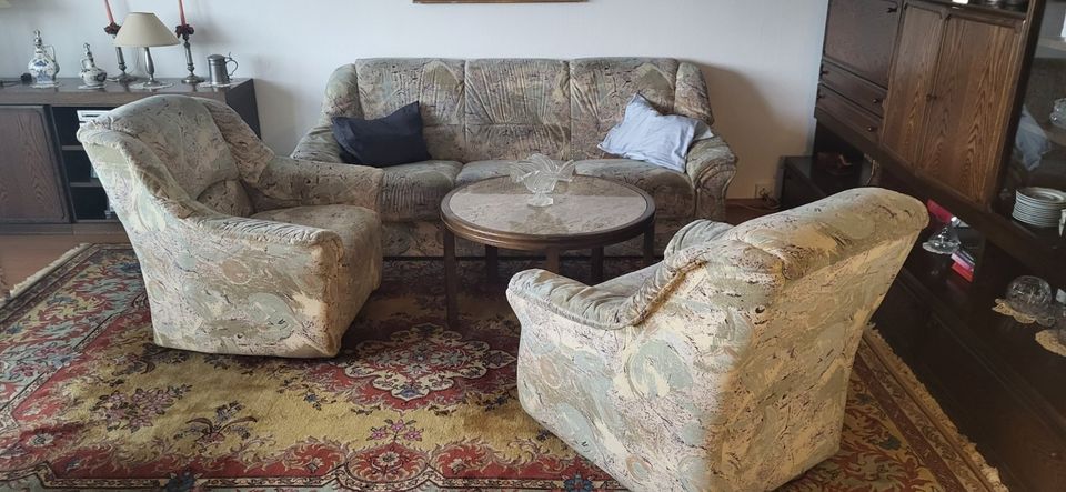 Wohnzimmer Couch-Garnitur - 1 Couch mit 2 Sessel und  1 Tisch in Schwieberdingen