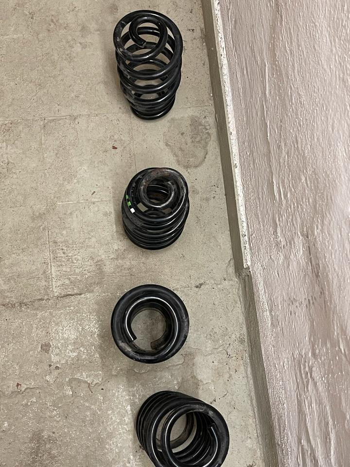Audi A4 B7/8E original 3,2 l  Federn gebraucht guten Zustand in Karlstadt