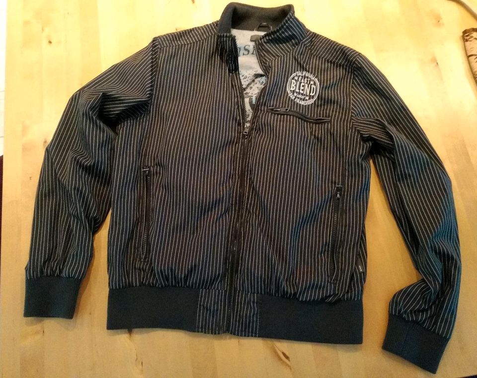 Herren Jacke von Blend Gr XL in Neuhausen/Spree