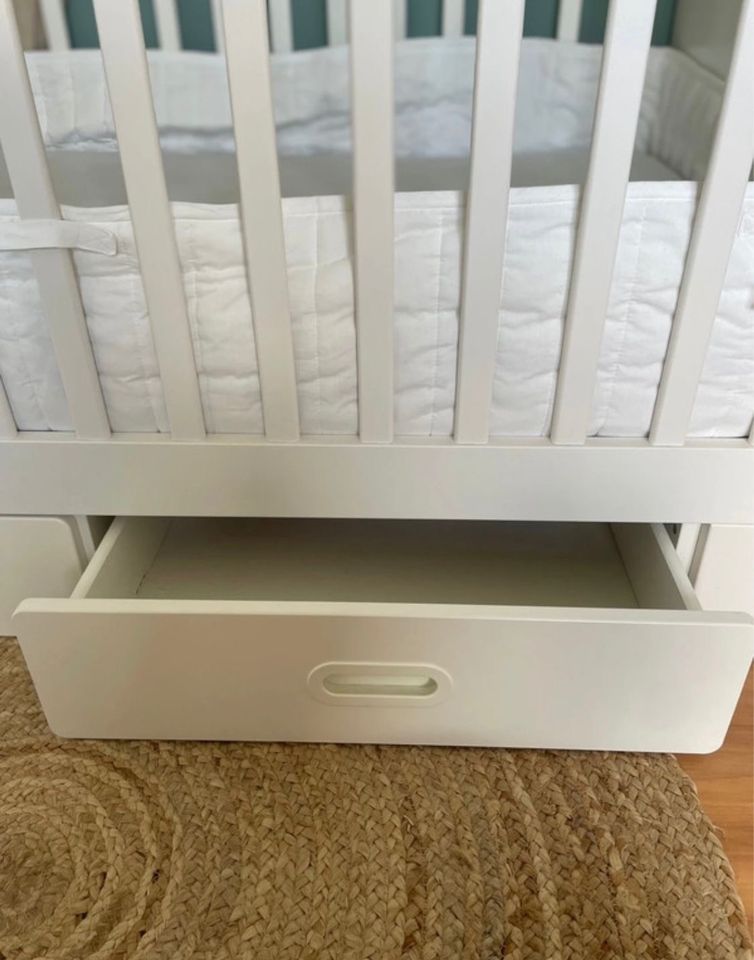 STUVA Ikea Baby-Kinderbett weiß 70x140 mit Matratze+Gitterschutz in Karlsdorf-Neuthard