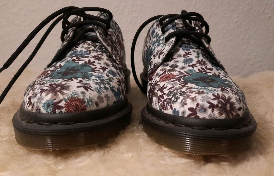 Dr. Martens Halbschuh Lester Gr. 39 in Flensburg