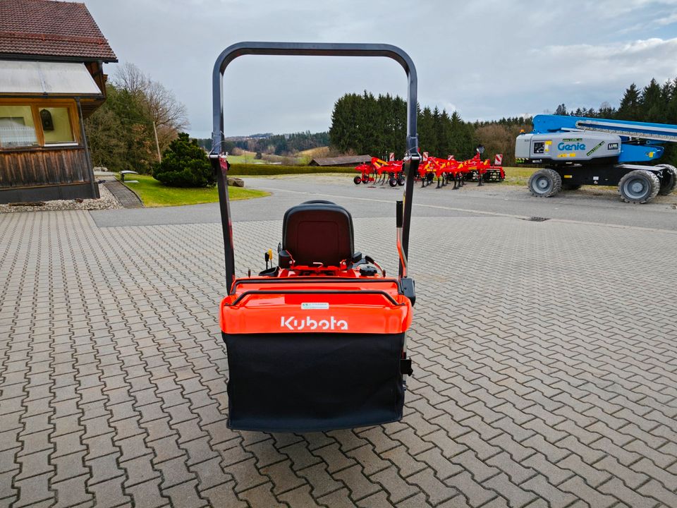 Kubota GR 2120 R Rasentraktor Diesel Garten Allrad in Eging am See