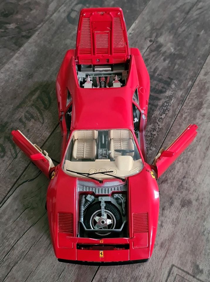 Bburago Ferrari GTO 1984 Modellauto in Beckingen