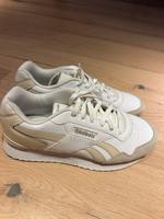 Reebok Schuhe weiß beige Damen neu Nordrhein-Westfalen - Leverkusen Vorschau