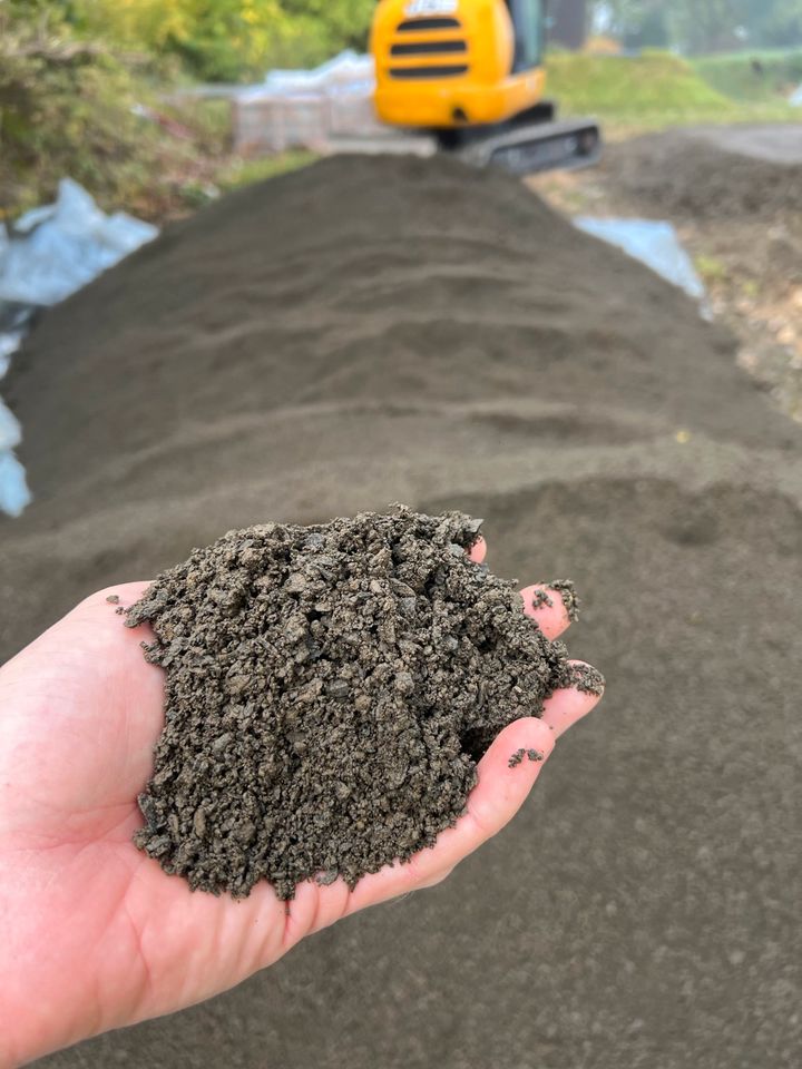 Sand - Kies - Schotter - Mutterboden - Betonkies - Basalt Splitt in Fuldatal