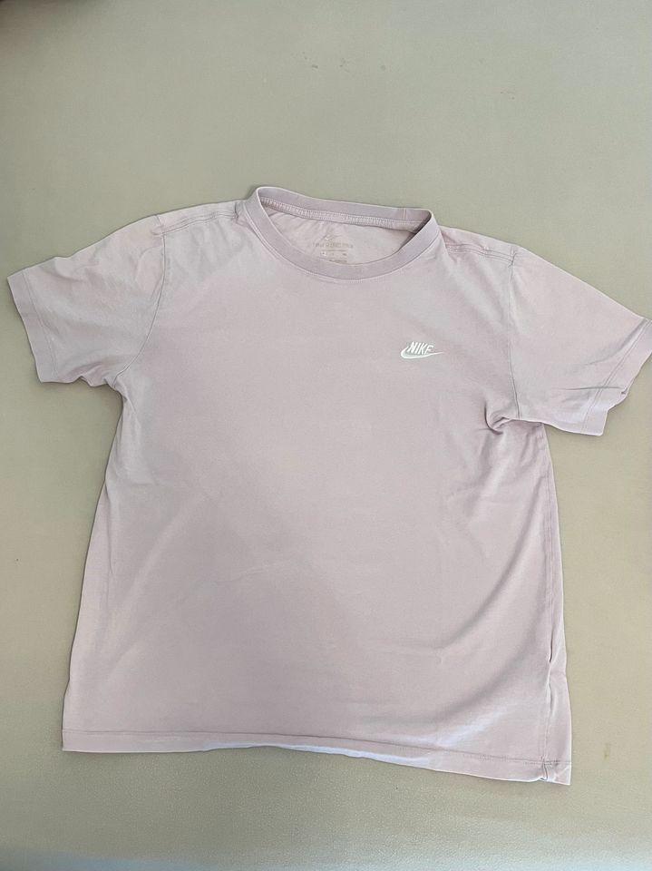 Nike T-Shirt Schweinchenrosa M in Gehrden