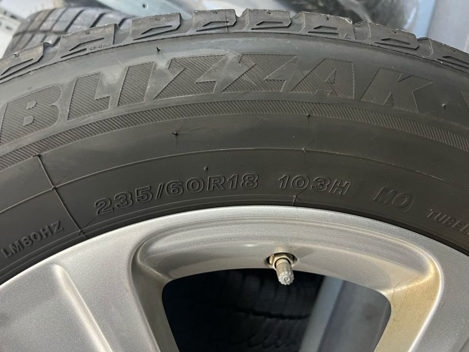 18" Winterkompletträder 235/60 R18 Mercedes GLC300 (Bridgestone) in Nittendorf 