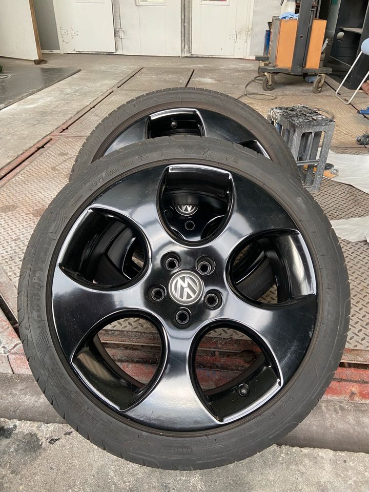 VW GTI Alufelgen in schwarz 18zoll mit Sommerreifen 225/40 R18 in Wörth am Rhein