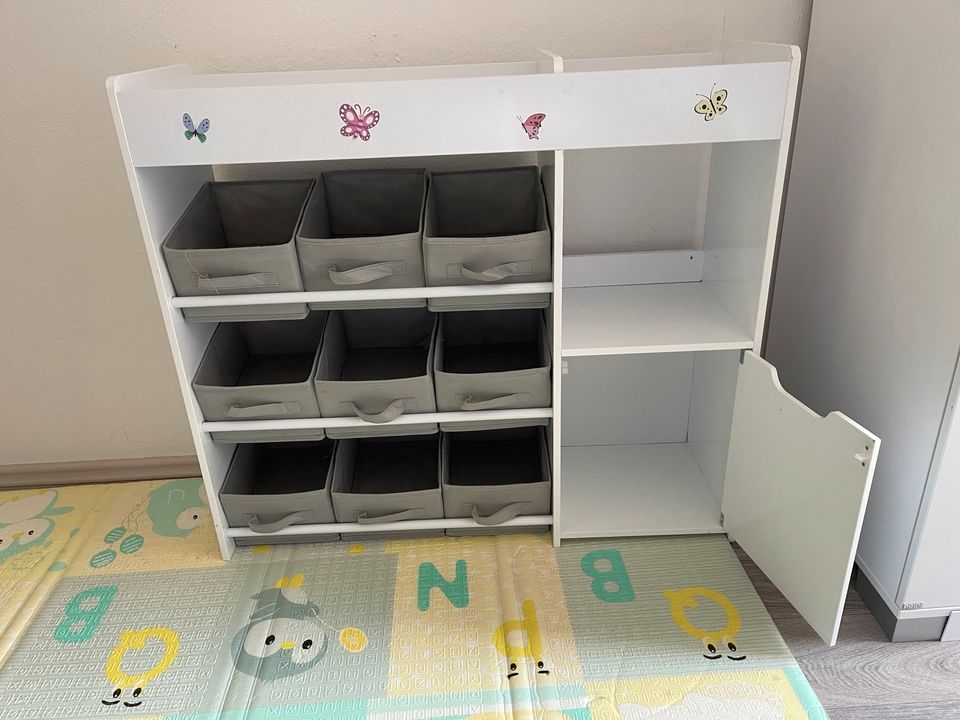 Spielzeugregal Kinderregal mit 9 Aufbewahrungsboxen in Velbert