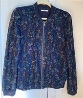 Esprit Weste/Pilotenjacke cremé (Blumenmuster) Größe XS/34 Hessen - Kalbach Vorschau