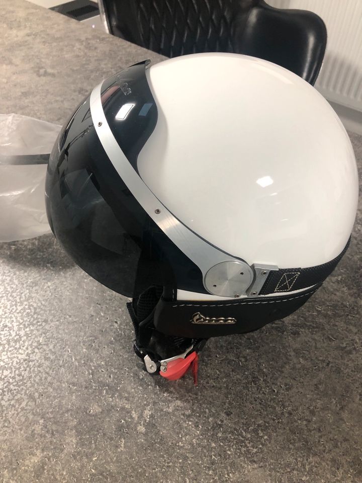 Piaggio Vespa Helm Original  mit Wechselvisier wenig benutzt XL in Oberursel (Taunus)
