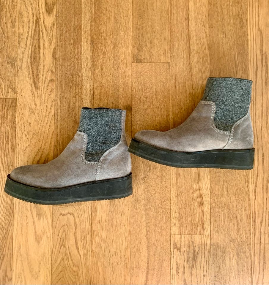 Chelsea Boots grau Gr. 39, Bronx in Hamburg