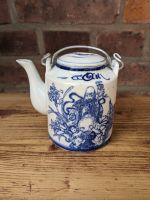 Vintage Teekanne asiatisch blau-weiss  14cm hoch X 8,5cm tief Hannover - Döhren-Wülfel Vorschau