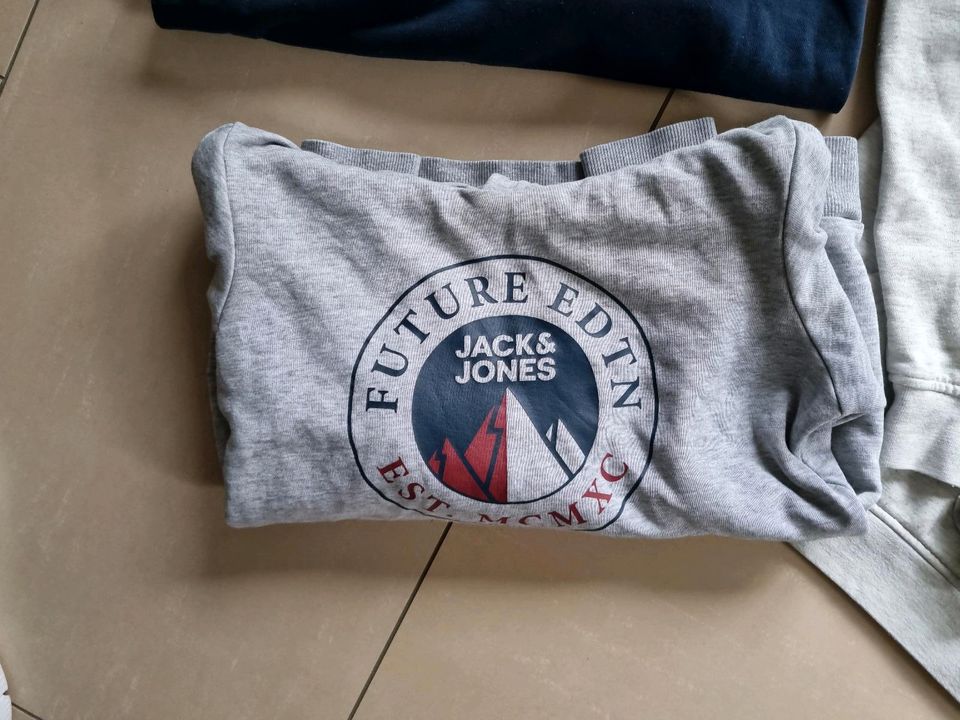 Jack & Jones Hoodys, Pullover, 4 Stück, Gr. 152 in Zahna