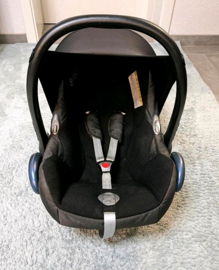 Maxi Cosi CabrioFix - Babyschale mit Neugeboreneneinsatz - 0-13kg in Göttingen