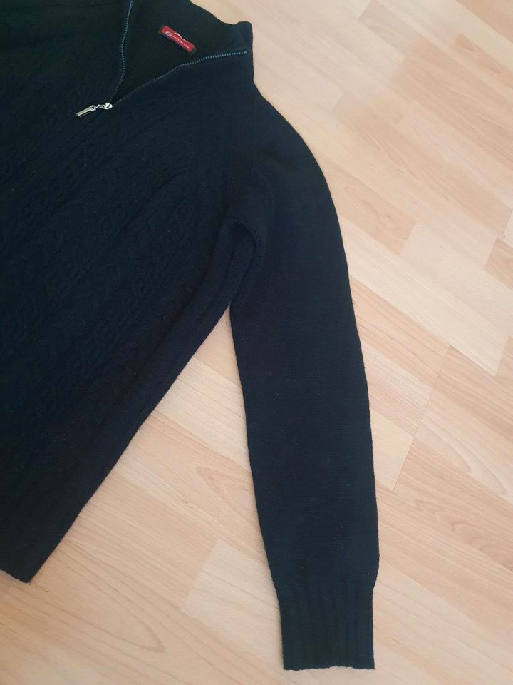 DAMEN WOLLE STRICKJACKE MUSTER / REIßVERSCHLUSS SCHWARZ GR.. M in Wuppertal