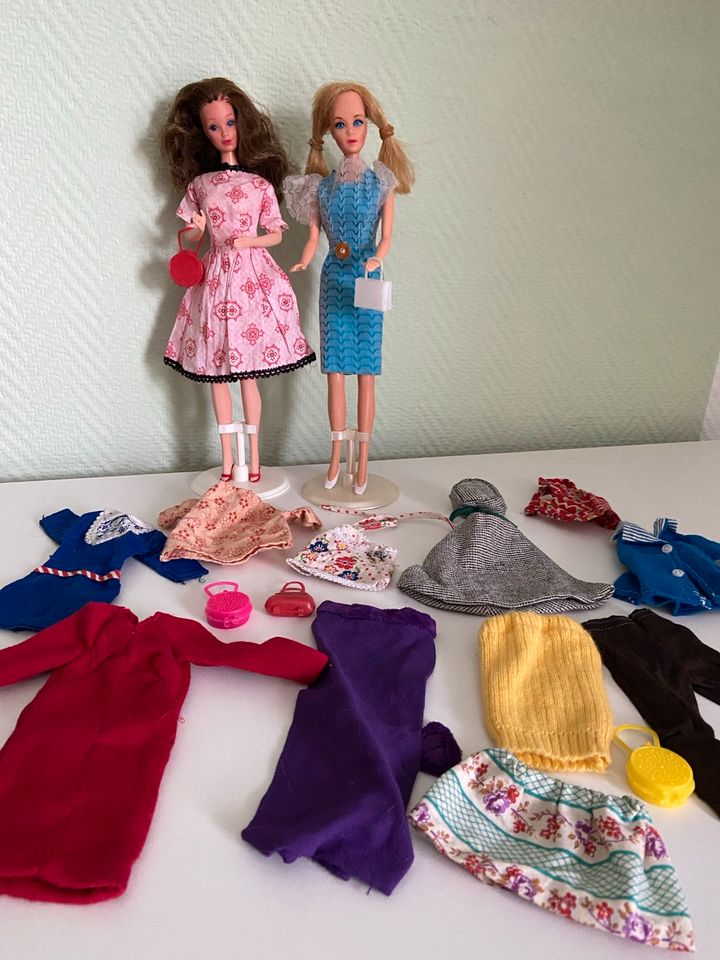 Barbie 60 er und Kleidung in Berlin