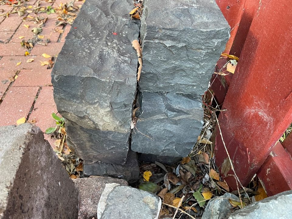 Randsteine: Basalt Anthrazit- Schwarz,10x10cm, 1m in Hage