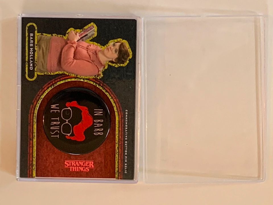 TOPPS Stranger Things, Barb Trading Card Pin, Limited 3/50 in Herzogenrath