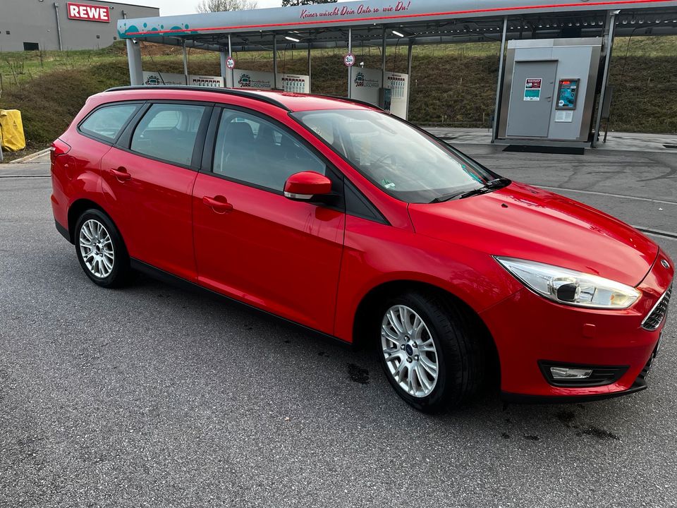 Ford Focus Turiner 1.5 TDCi 120PS Tüv neu in Nittendorf 