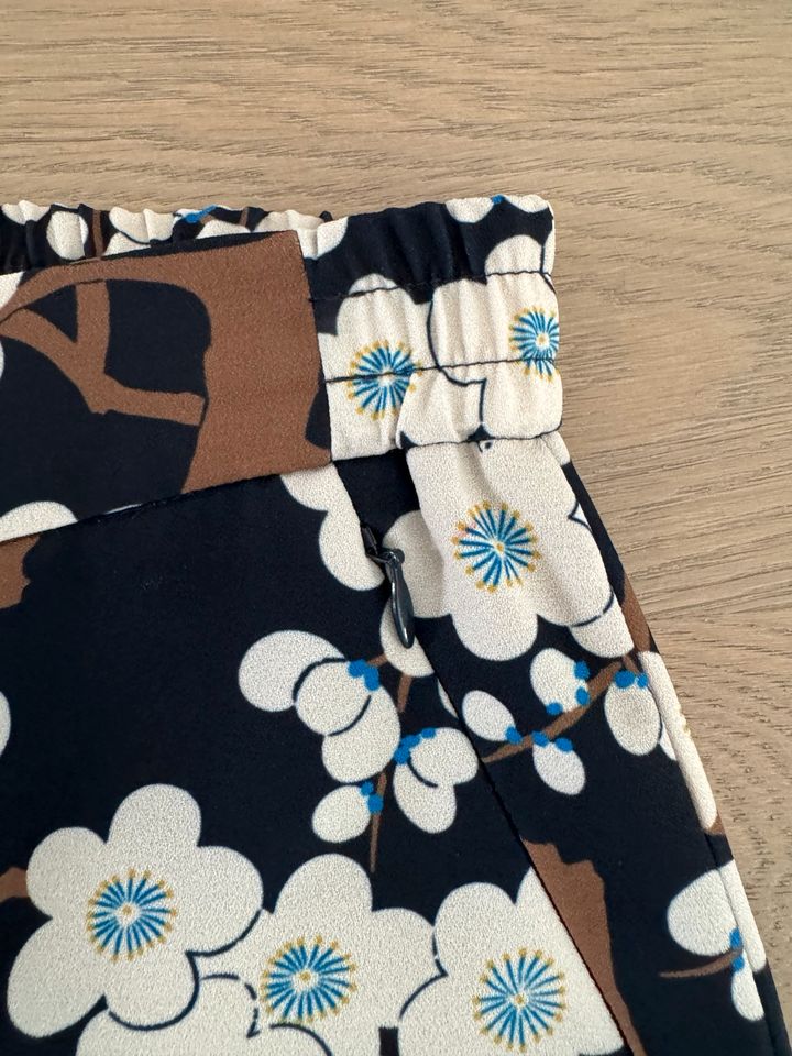 Leichte Chino Hose von Laurèl mit Blumen 38 / 40 Culotte in Kirchheim unter Teck