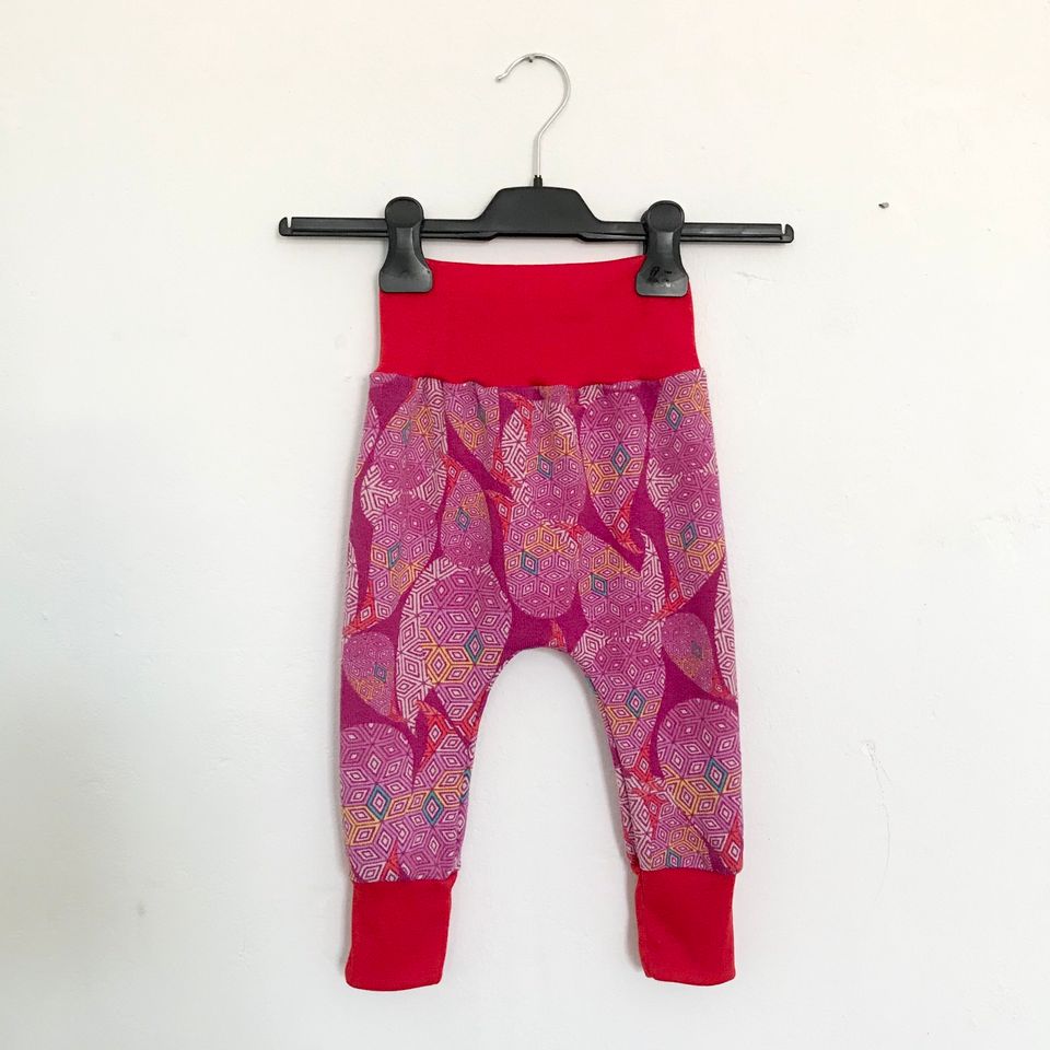 NEU Etsy Kinder Mädchen Stoffhose Wollhose Mitwachshose Pumphose in Leipzig