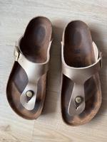 Sandalen von Birkenstock Gold 36 Frankfurt am Main - Nordend Vorschau