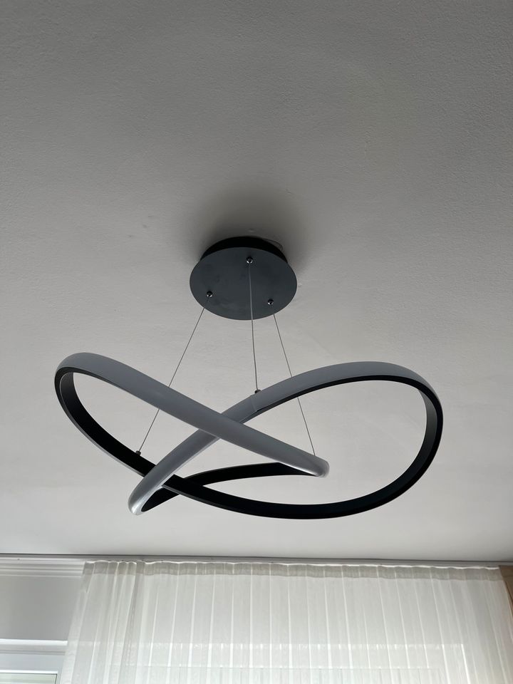 Pendelleuchte LED Lampe in Troisdorf