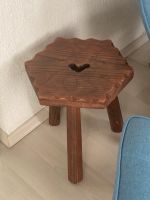 Antik Vintage Hocker Beistelltisch Holz Schemel Deko Herz Nordrhein-Westfalen - Hilden Vorschau