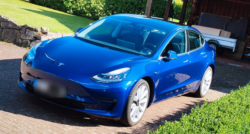 Tesla Model 3 SR+ 2019 Deep Blue Metallic 1. Hand 18.000 km in Wadern