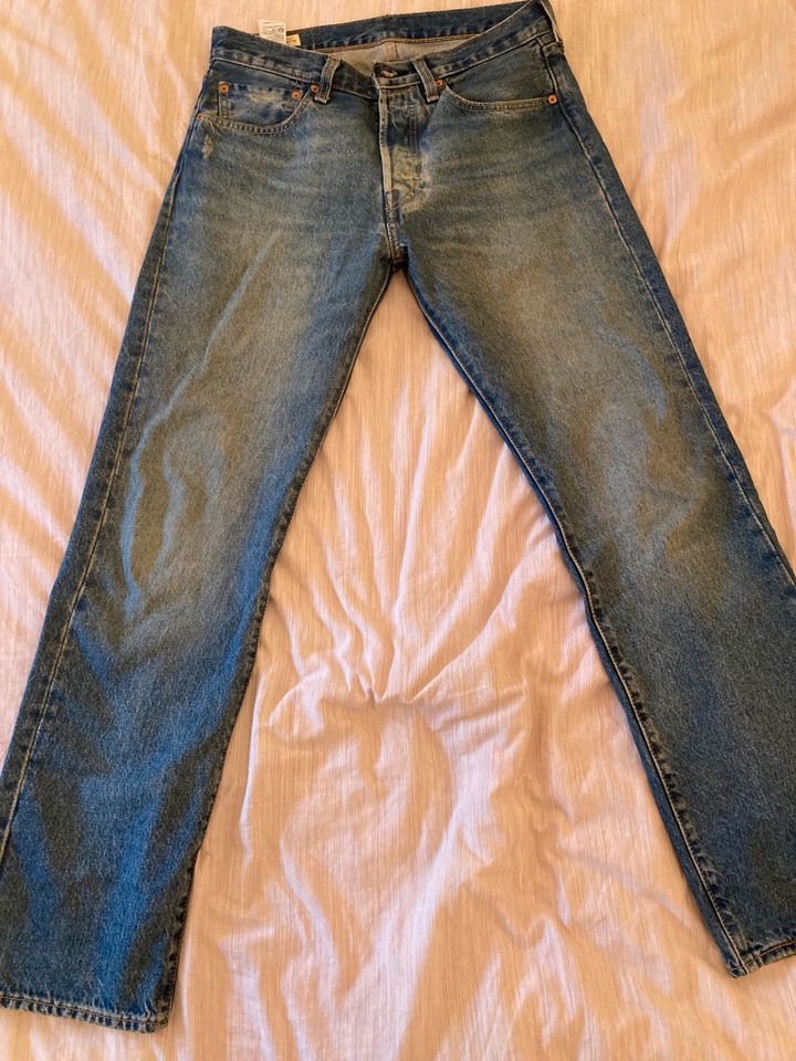 Levis Jeans 501 w31/L32 in Essen