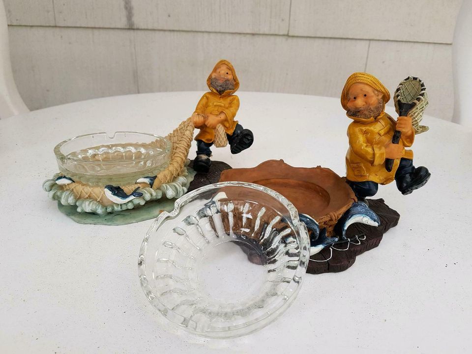 Figur mit Aschenbecher, Figur mit Korkenzieher und Stopfen, neu in  Dithmarschen - Weddingstedt | eBay Kleinanzeigen ist jetzt Kleinanzeigen