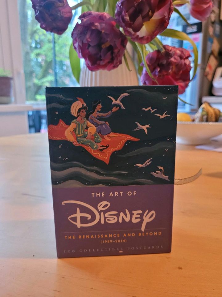 The art of Disney, 100 Postkarten, postcard box in Hamburg