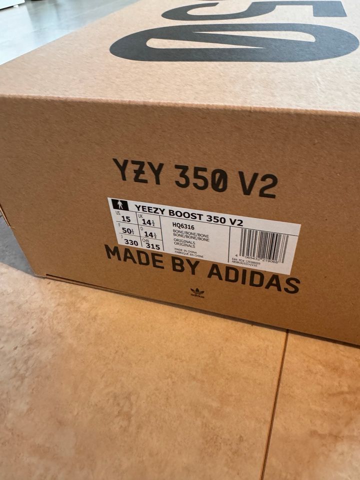 Adidas Yeezys 350 V2 in Siegen