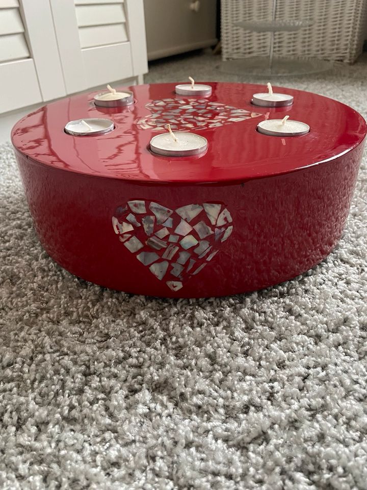 Deko Geburtstag Torte rot Dekoration Happy Birthday Kuchen Kerzen in Bassum