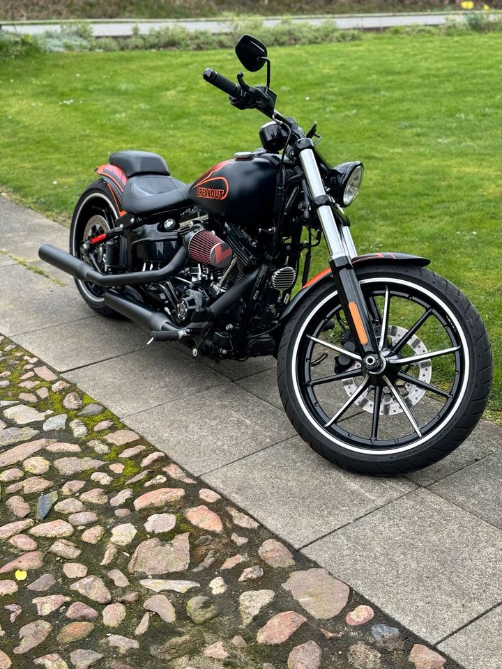 Harley Davidson FXSB Softail Breakout Harley in Wittbek