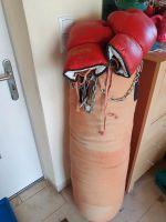 Boxsack aus canvas und neuwertige boxhandschuhe rot Bayern - Cham Vorschau